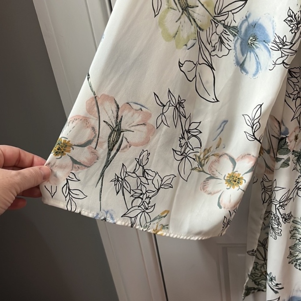 Betsy’s Boutique Floral Print Women's Kimono - Picture 7 of 8